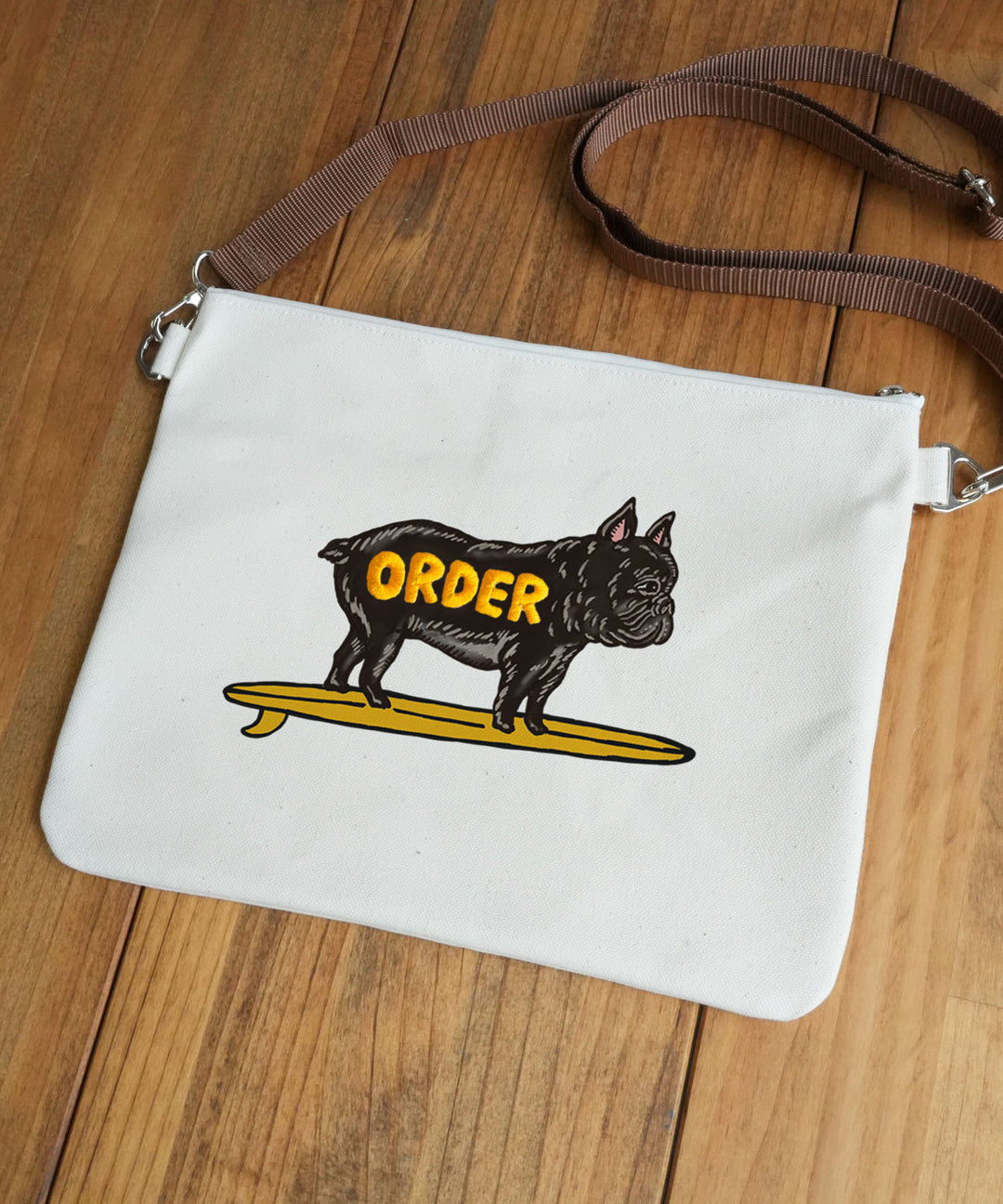 ヒトリエ フォトアルバム、缶バッチ、サコッシュ ヒトリエ フォトアルバム、缶バッチ、サコッシュ Goods | Sony Music