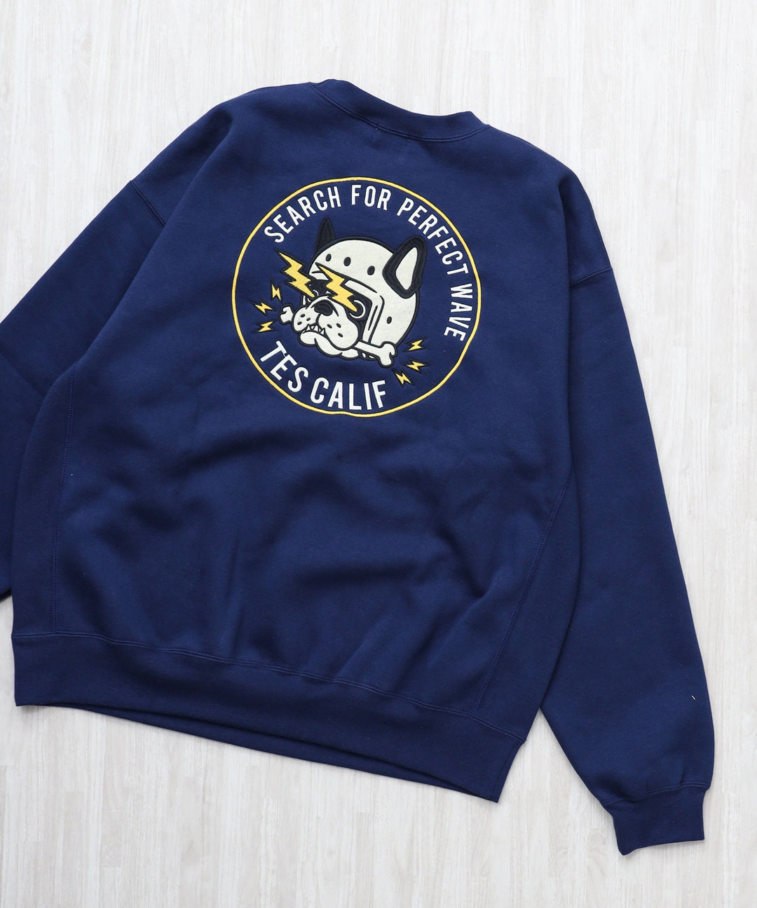 10月下旬お届け予定》TES BIKER BUHI EMB BIG SWEAT / クルーネック