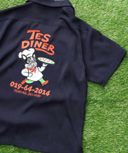 《5月上旬お届け予定》	TES PIZZA DINER CREW EMB SHIRT / 半袖シャツ