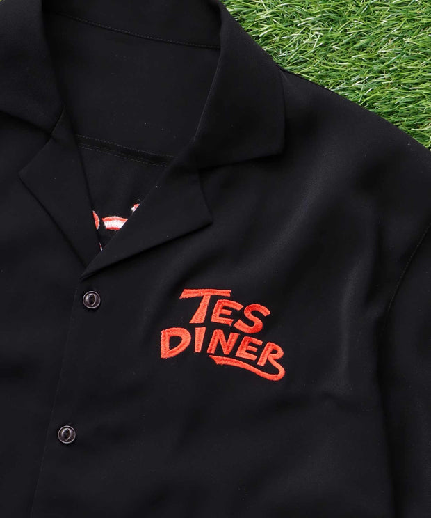 《5月上旬お届け予定》	TES PIZZA DINER CREW EMB SHIRT / 半袖シャツ