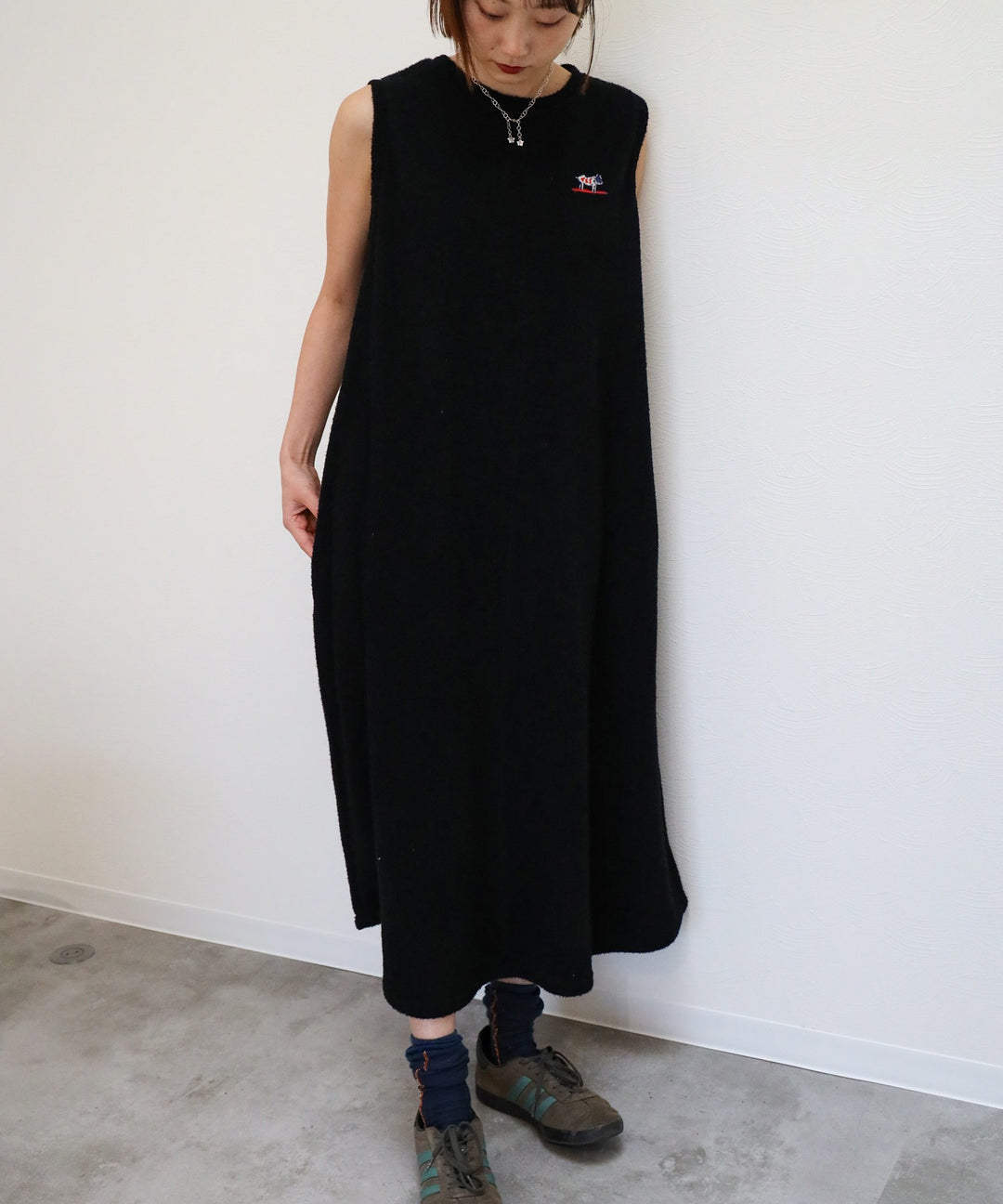 ワンピース naos TES COMFORTABLE PILE NOSLEEVE ONE PIECE/ ワンピース – TES | THE