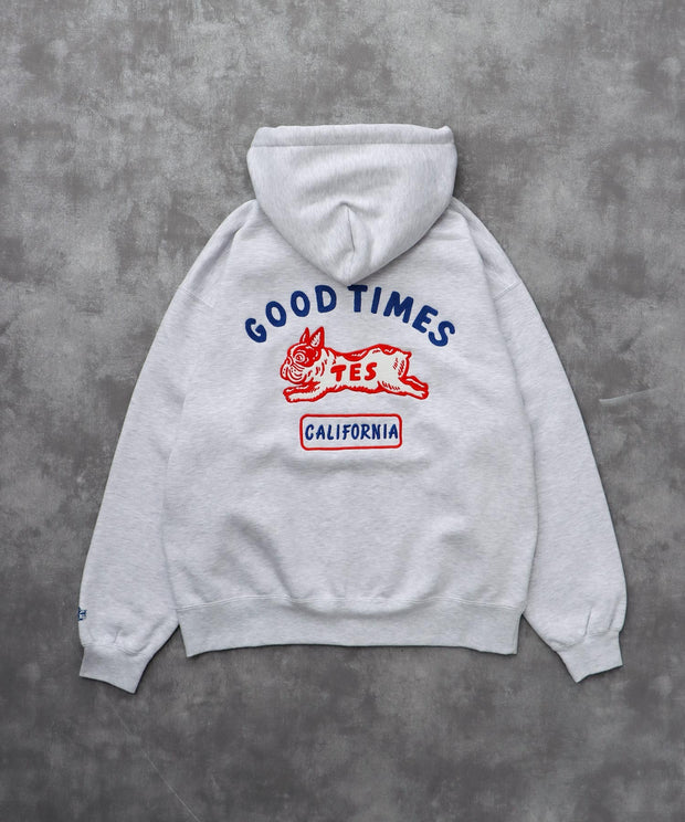 《10月下旬お届け予定》TES GOOD TIMES EMB BIG SWEAT ZIP PARKA / スウェットパーカー