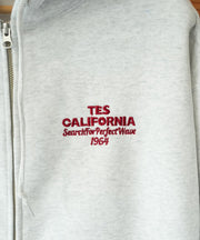 《11月中旬お届け予定》【WEB / FLAG SHOP限定】COLOR LOGO EMB MIDDLE WEIGHT ZIP PK / ショート丈ジップパーカー