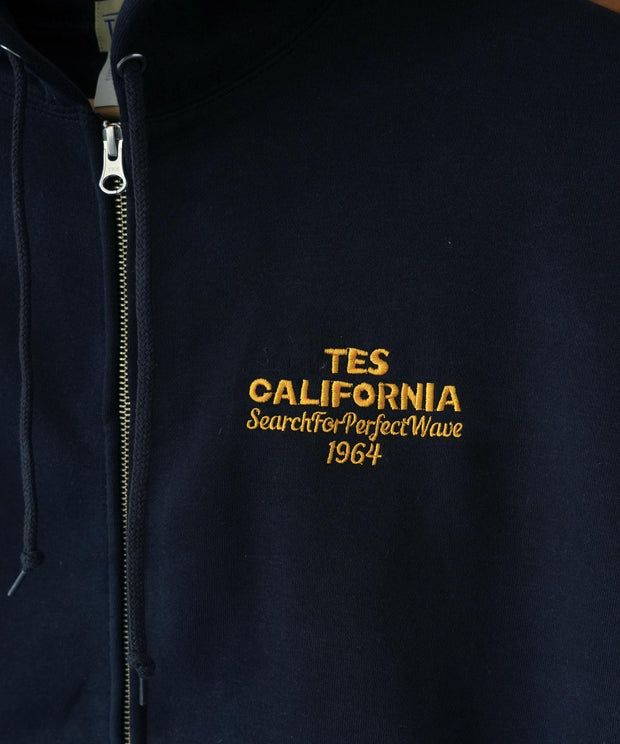 《11月中旬お届け予定》【WEB / FLAG SHOP限定】COLOR LOGO EMB MIDDLE WEIGHT ZIP PK / ショート丈ジップパーカー
