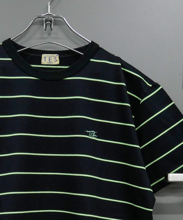 TES NEON BORDER T-SHIRT / Tシャツ